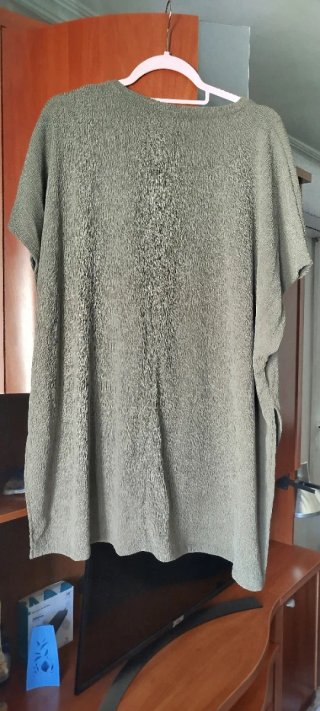 Camiseta C&A verde oliva talla XXXXL