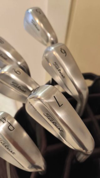 Set Titleist T250 Acero Regular