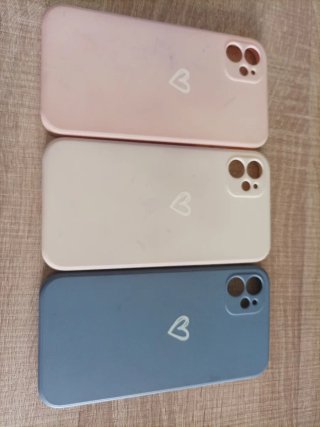 Fundas iPhone 11 (Apple)  1 funda 3€  2 fundas 5 €