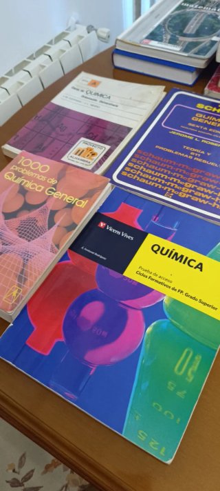 Lotes de libros de quimica, fisica, mates e ingles