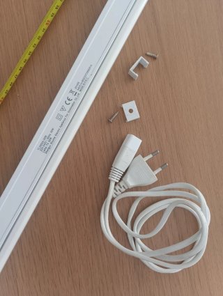 Lámpara LED T4 30W (80cm) y con interruptor