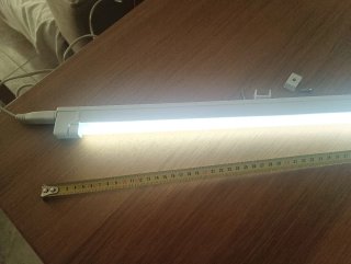 Lámpara LED T4 30W (80cm) y con interruptor