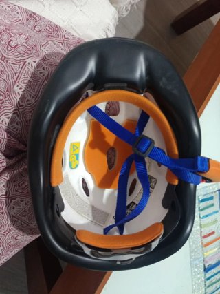 Casco bici/patinete azul y blanco