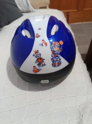 Casco bici/patinete azul y blanco