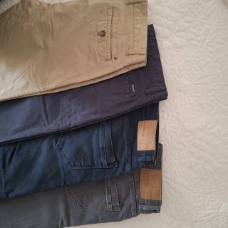 Lote 2pantalones de vestir y 2vaqueros o individua