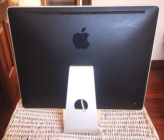 iMac 24" (Principios 2009) - Icónico Diseño Apple
