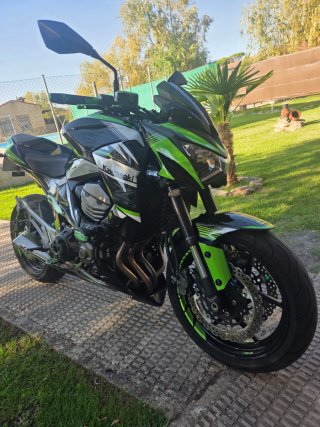 Kawasaki Z800 E Negra y verde