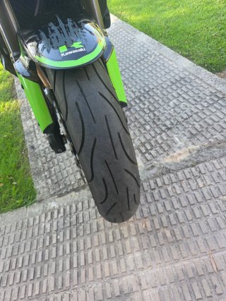 Kawasaki Z800 E Negra y verde