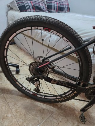 Bicicleta MTB Carbono  cambio por carretera electr