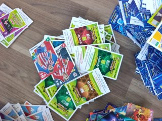Cromos y cartas variadas: Podemos, Liga,...