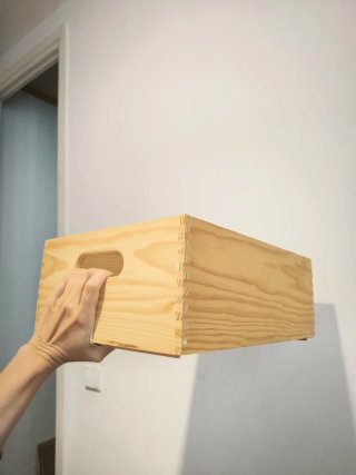Mueble de pino con cajones