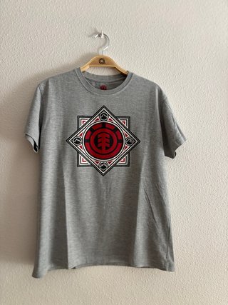 Camiseta Element gris con estampado