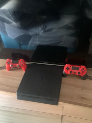 Consola Sony PS4 Roja + 2 Mandos