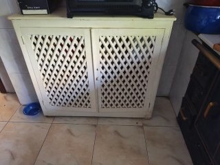 Alacena de pared con celosía