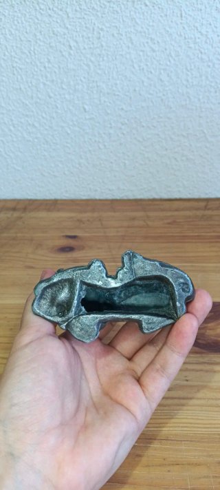 León de metal vintage