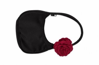 Bolso mini negro con flor roja