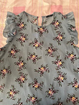 Blusa Shein floral manga volante talla  3XL