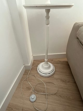 Lámpara de pie de madera y tela