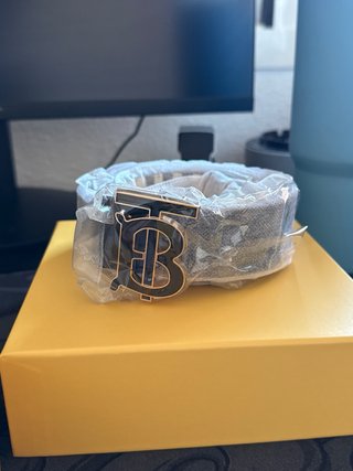 Cinturón Burberry Beige