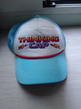 Gorra Spiderman y Stranger Things