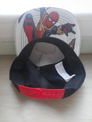 Gorra Spiderman y Stranger Things