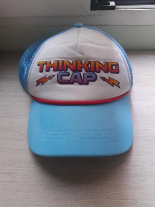 Gorra Spiderman y Stranger Things