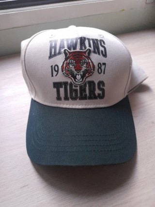 Gorra Spiderman y Stranger Things
