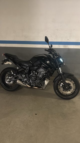Yamaha MT-07 Negra 14000