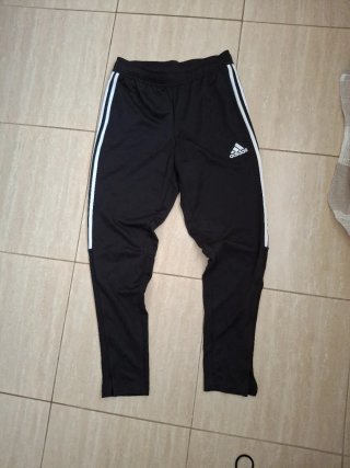 Pantalón de chándal Adidas negro