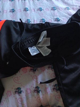 Chándal Adidas Negro Naranja Talla niño 12 años