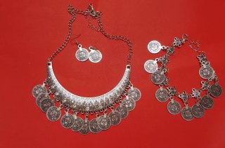 Conjunto collar, pulsera y pendientes