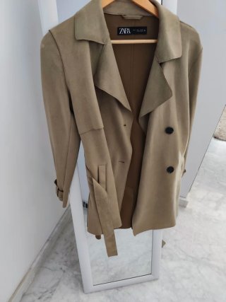 Chaqueta Zara color Caqui