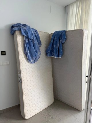 Dos colchones de 90cm