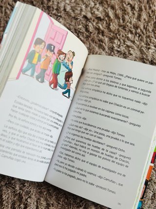 Libro Los Futbolísimos, con accesorios