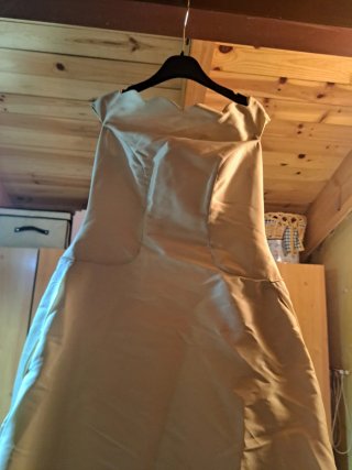 Vestido de Novia Gazar Talla 40-42. Cola con ondas