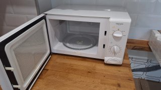Microondas Daewoo KOG-3705 de 1200W