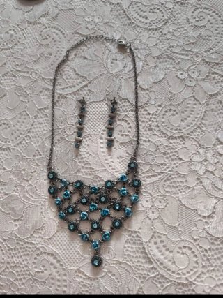 Collar y pendientes fantasía azul y plata