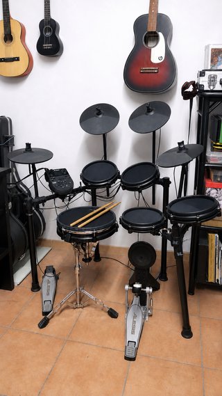 BATERÍA ELECTRÓNICA ALESIS NITRO MESH KIT AMPLIADA