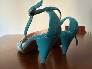 Sandalias Fornarina tacón alto azul turquesa