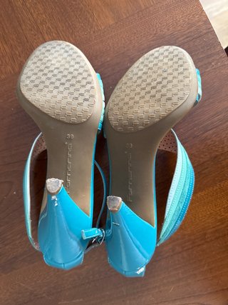Sandalias Fornarina tacón alto azul turquesa