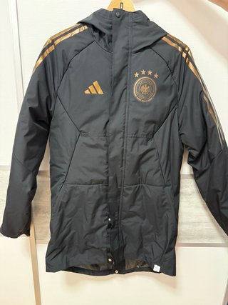 Chaqueta Adidas Selección Alemania Negra y Dorada