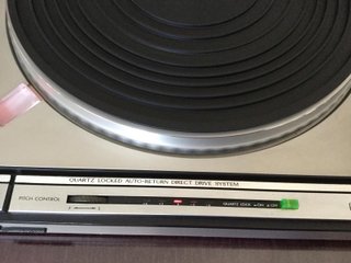 PLATO GIRADISCOS JVC  QL-A5R (pilotado por kuarzo)