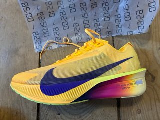 Zapatillas Nike Racing Negras y Blancas