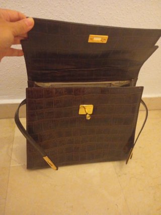 Bolso de piel Ubrique.