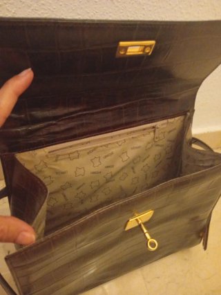 Bolso de piel Ubrique.