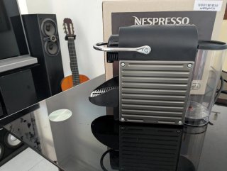 Cafetera Nespresso Krups Negra