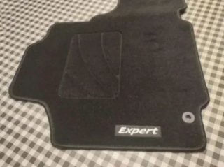 + Peugeot Expert II 2006-2016 Alfombrilla a medida