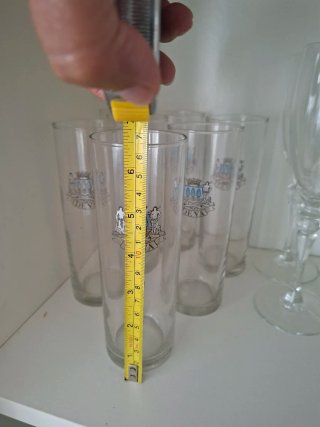 Set di 7 bicchieri alti con lo stemma di Deva