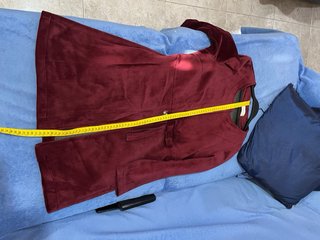 Gabardina roja de terciopelo de color BURGUNDY