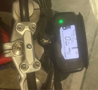 BMW G 310 R Roja y Blanca